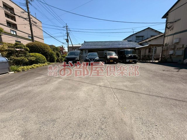 アゼリアコートの駐車場|駐車場完備です