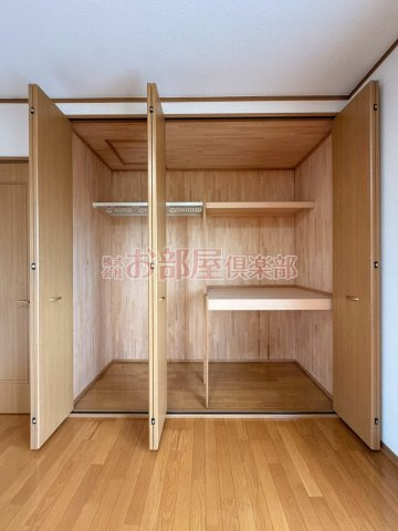 荒木町貸家の収納|小物を収納するのに便利です