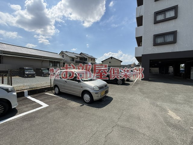 豊国スカイマンション久留米南の駐車場|カースペースがあります