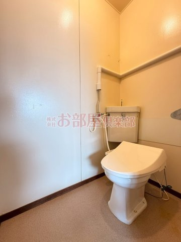 くらもりアパートのトイレ|ゆったりとした空間のトイレです