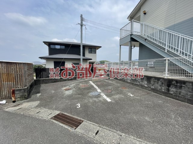 サンヒルズ上津の駐車場|駐車場があります