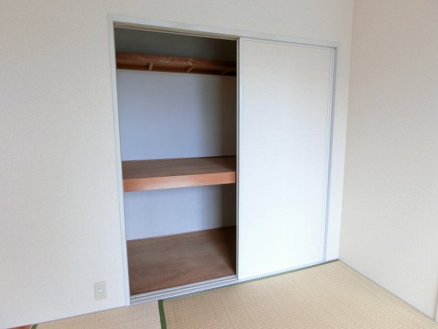 フラワーガーデン津福D棟の収納|収納スペース豊富です