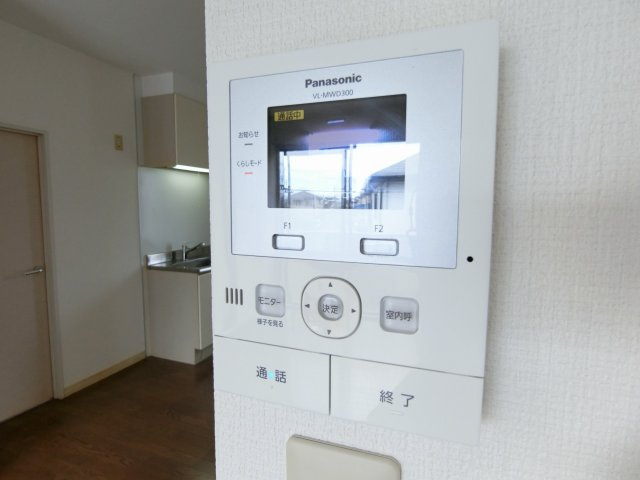 フラワーガーデン津福D棟の設備|モニターインターホン付です