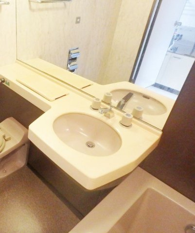 カサベルデ本町の洗面所
