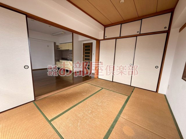 アメニティハイツ杏栄館の和室|落ち着いた雰囲気の和室付きです