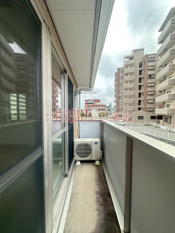 コンフォールハイムのバルコニー|外からの目が気にならないバルコニーで洗濯物が干せます