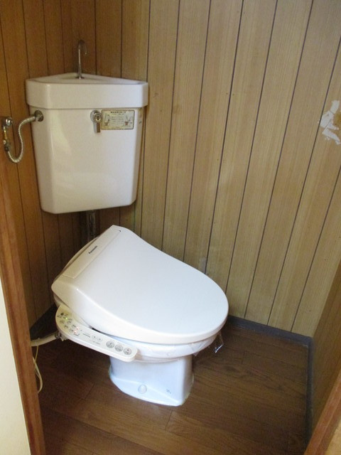 コーポ中村のトイレ|落ち着いたトイレです