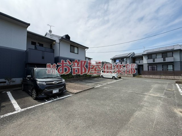 シャルムⅡの駐車場|駐車場に車を止められます