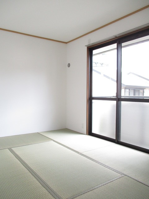 シャルムⅠの和室|畳の上でゆっくりとくつろげる和室です