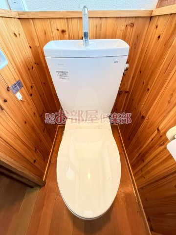 メイプルハイムのトイレ|落ち着いた色調のトイレです