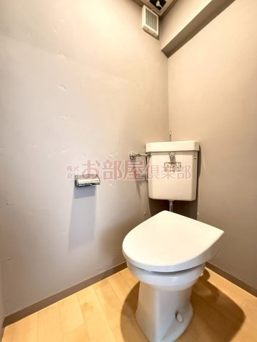 第2森光ビルのトイレ|落ち着いた色調のトイレです