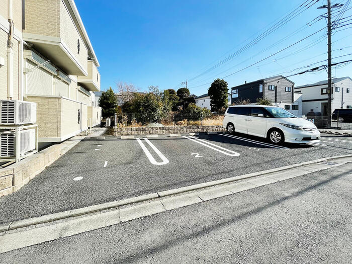 ハウスオブライフの駐車場