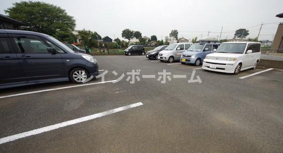 ミルキーウェイBの駐車場