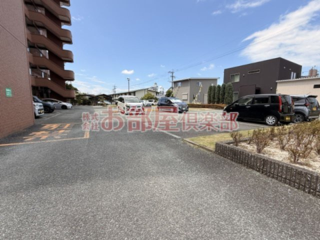 ルネス国分の駐車場