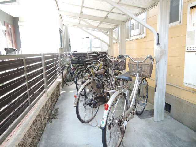 ウィンディアの駐車場