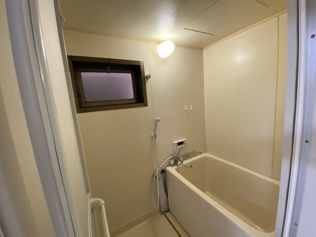 ジョイフル浜田Bの浴室
