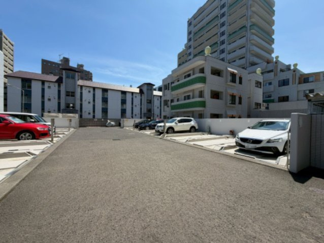 ダイアパレスザ・ワンハンドレッドシティ旭ヶ丘の駐車場