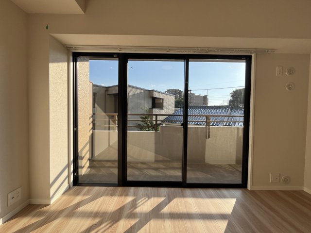 アーサー大橋エクシオ2のその他|大きな窓なので、部屋の奥まで光が届いて明るく、日中の電気代を節約できて開放感も◎
