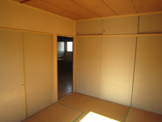 鴻巣市吹上富士見４丁目のアパートの和室
