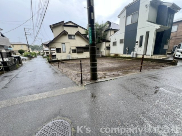 ◎高座郡寒川町岡田8丁目　建築条件無し　売地◎の前面道路含む現地写真|角地につき開放感があります◇