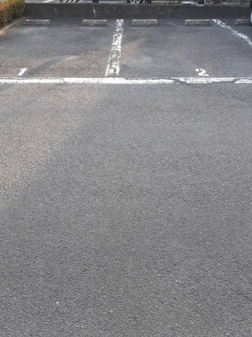 レインボーハイツＡの駐車場|駐車場に車を止められます