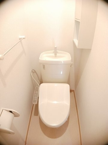 シャン・ヴェール　Ⅰ番館のトイレ|シンプルで使いやすいトイレです