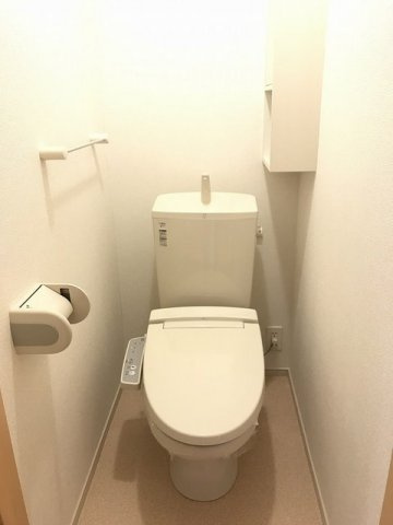 セレナーデＡのトイレ|清潔感のあるトイレです