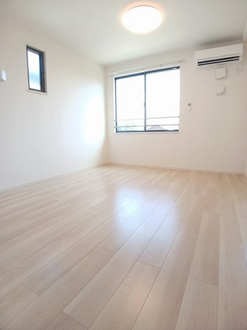 ニューライズ真時Ⅲの居間・リビング|使いやすい居間です
