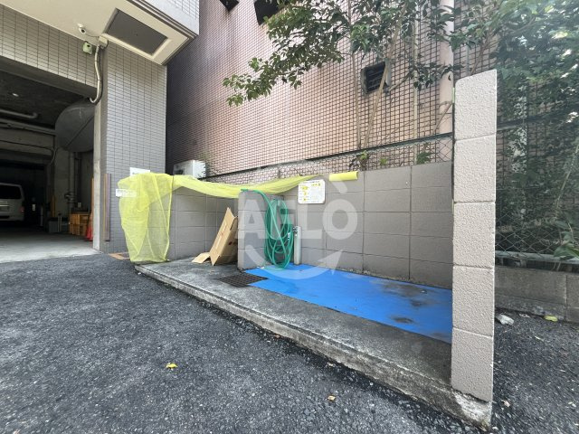 シンセリティ野中のその他共用部分|シンセリティ野中　ゴミ置き場
シンセリティ野中　外観