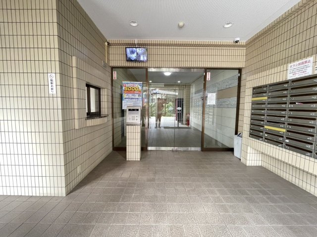 グランドアイ小倉のエントランス