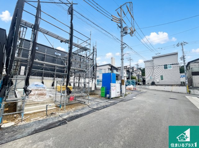 神戸市垂水区清水が丘　第1期　新築一戸建ての前面道路含む現地写真|周辺は落ち着いた街並みの住宅地！子育てがしやすい住環境です！まだ未完成ですが、現地でしかわからない事もございます。是非一度ご覧ください。