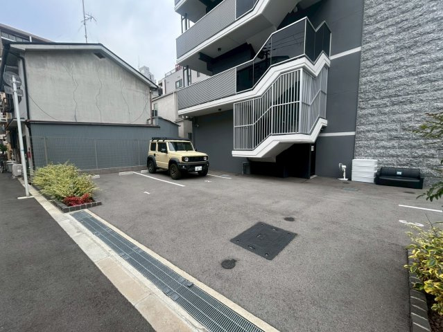 S-RESIDENCEドーム前千代崎の駐車場