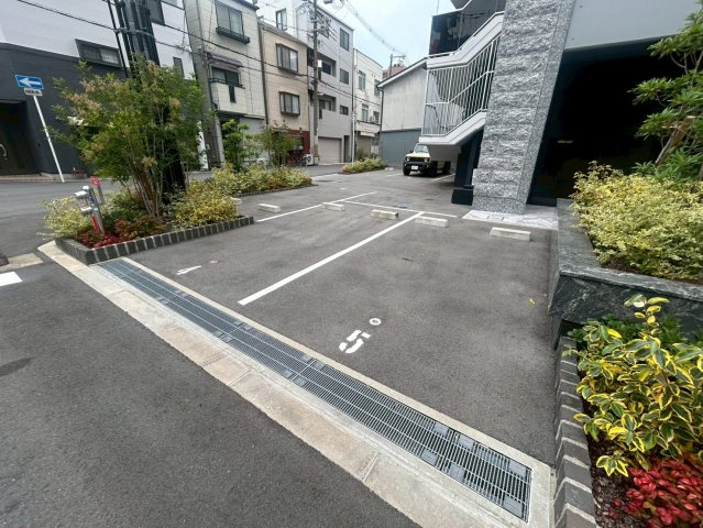 S-RESIDENCEドーム前千代崎の駐車場