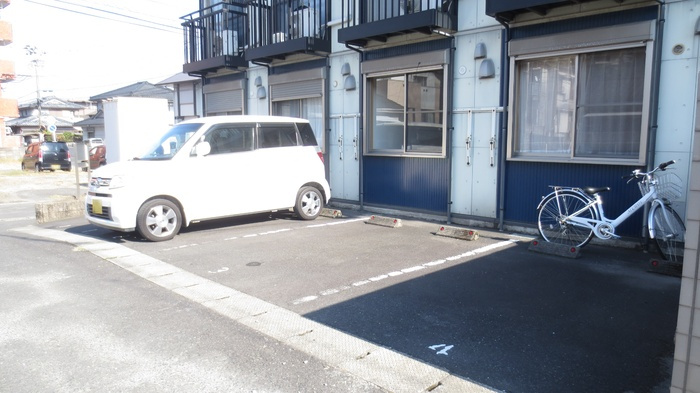【駐車場】
