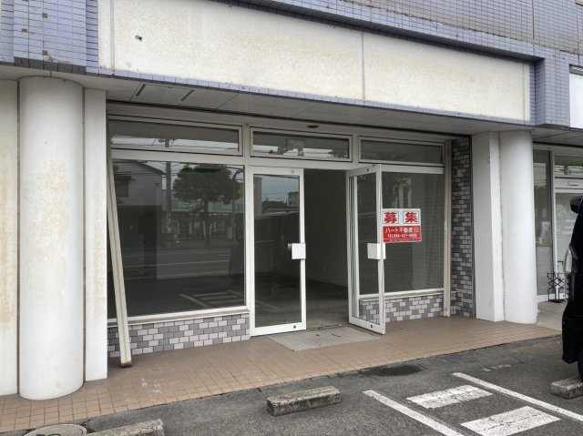 亀山ビル100の外観