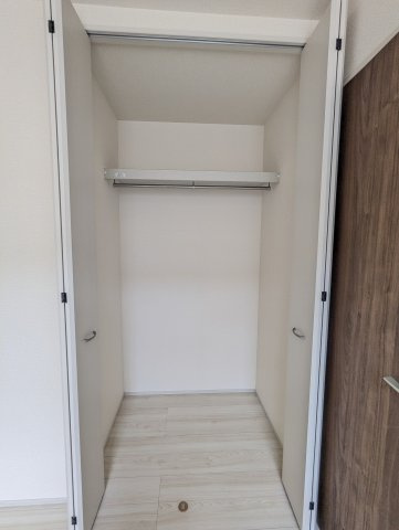 ひたちなか阿字ヶ浦町第4の収納|各お部屋に収納があり、お部屋がすっきりとお使いいただけます。