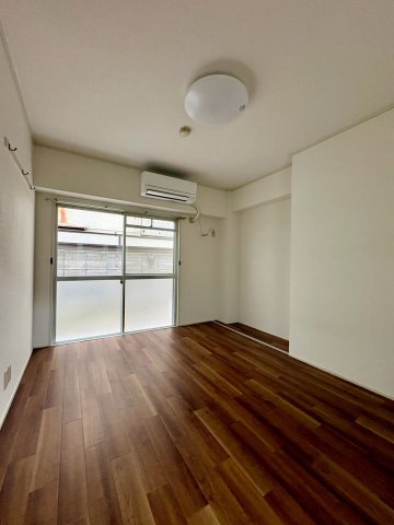 晩成ハイツ関目の居間・リビング