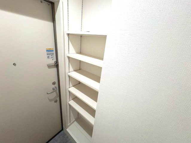 カーサフォルトゥナート羽曳野Ⅰの収納