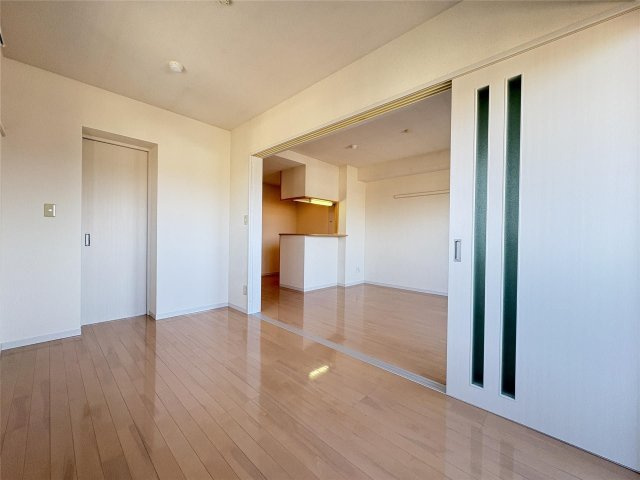 リブラ久和の洋室