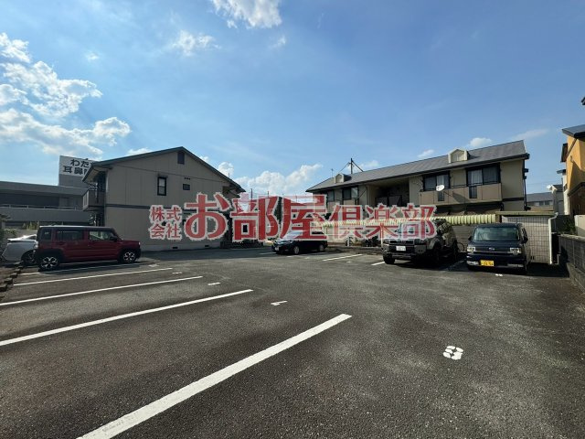 ヴェルドミールA棟の駐車場|カースペースがあります