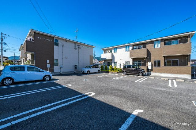 リリーハイツ富竹の駐車場