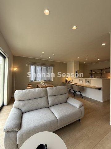 【現地画像あり】海老名市大谷南　中古戸建　30.25坪の居間・リビング|家具の配置やインテリアを想像すると新生活にわくわくしますね♪