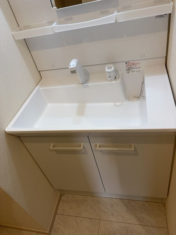 リーブルファイン奈良町Ⅱ　1号棟の独立洗面台