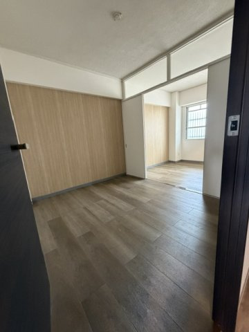 第2植田ダイヤハイツの洋室