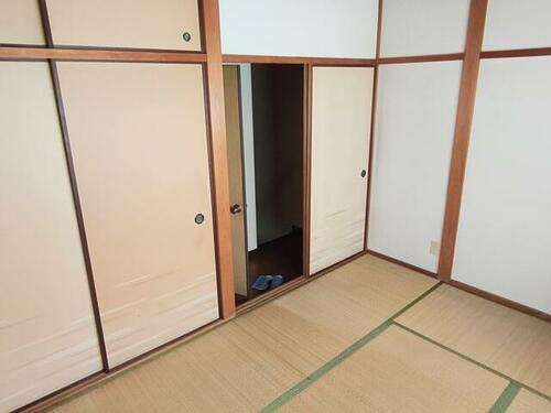 御堂町　中古一戸建ての和室|和室5.0帖
■物件内覧・資金計画相談・住宅ローン相談、リフォーム相談、お問合せ受付中■
※当日・翌日のご内覧、ご相談はお電話でのお問合せがスムーズです！