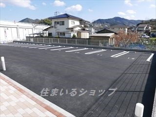 フェリーチェ・コトブキⅡの駐車場
