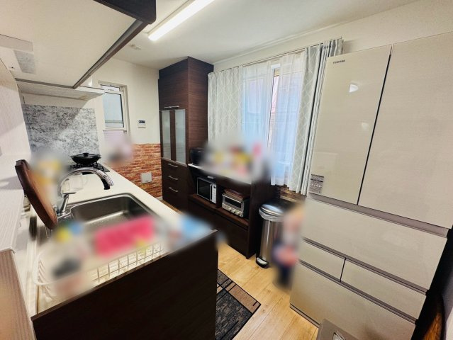 文京区本駒込5丁目　中古戸建のキッチン|現地写真

現地ご見学希望・資料請求などお気軽にお問い合わせ下さい！
03-5990-5201