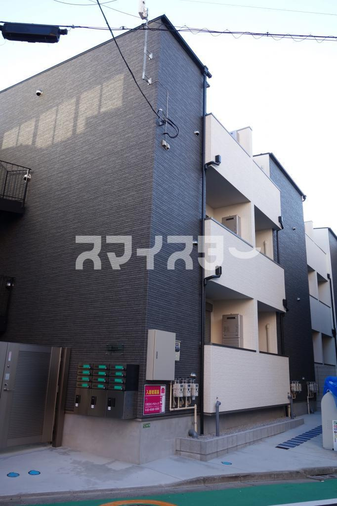 足立区興野１丁目のアパートの外観
