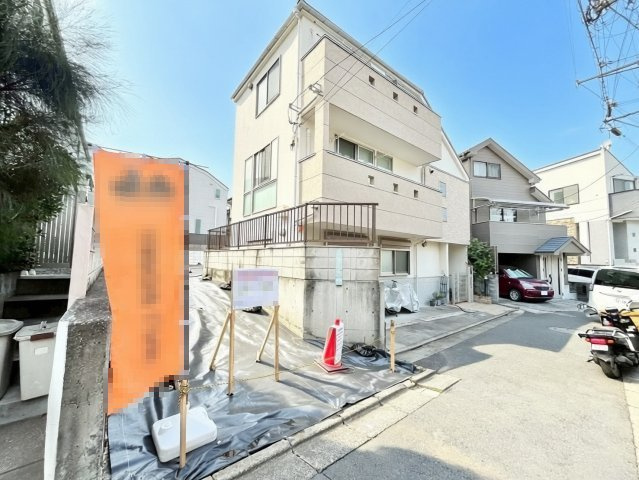 目黒区南1丁目　建築条件無し売地の前面道路含む現地写真|現地写真

現地ご見学希望・資料請求などお気軽にお問い合わせ下さい！
03-5990-5201