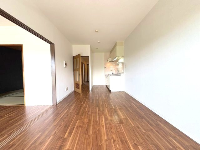 ウエストインヒルズの居間・リビング
